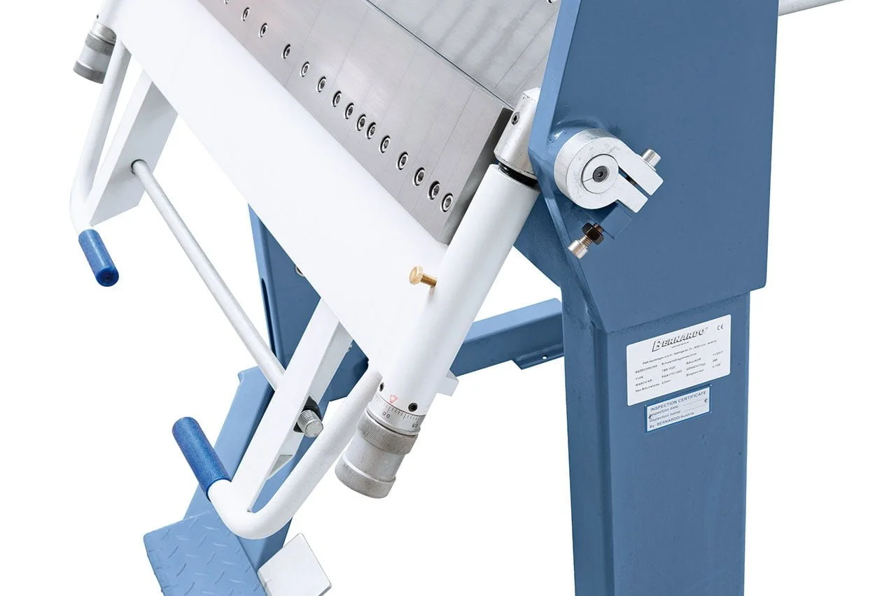 Bernardo TBS 1270 Schwenkbiegemaschinen mit segm. Ober- und Unterwange – Bild 4