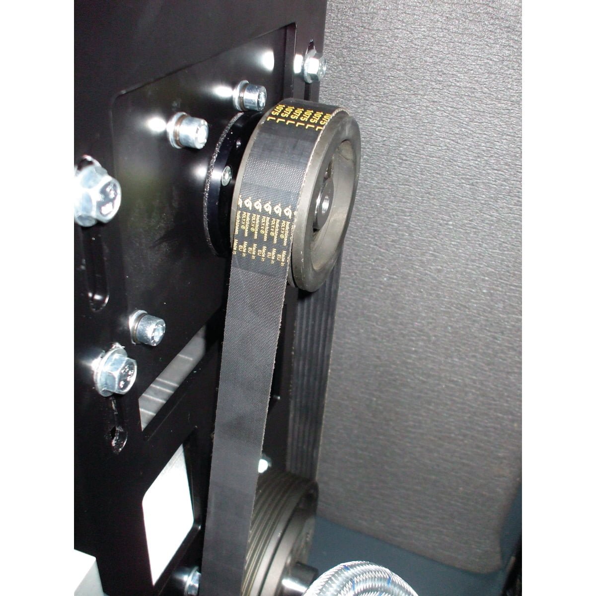 Aircraft_Schraubenkompressor-mit-Rippenbandriemenantrieb-auf-Behaelter-mit-angebautem-Kaeltetrockner_5.5-08-270-K-6 Aircraft Schraubenkompressor mit Rippenbandriemenantrieb auf Behälter mit angebautem Kältetrockner A-MICRO 5.5-08-270 K – Bild 2