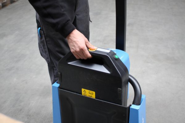 Hanse Lifter Voll- Elektrohubwagen E-LI-FLOW, Tragfähigkeit: 1500 kg – Bild 4