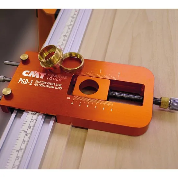 CMT Vorrichtung zum NutfräsenRouter für PGC Schnellspannlineal -1