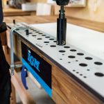 FKP900 Reihenbohrlochsystem 900 mm + GRATIS 100 St. Runddübeln 8x35 -8
