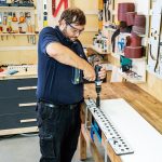 FKP900 Reihenbohrlochsystem 900 mm + GRATIS 100 St. Runddübeln 8x35 -9